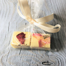 Load image into Gallery viewer, 10 x Fudge Wedding Favours
