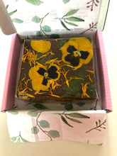 Load image into Gallery viewer, VEGAN Vanilla Fudge with Milk Chocolate and Edible Flowers
