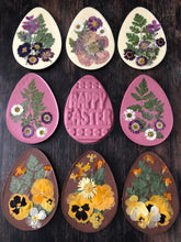 Load image into Gallery viewer, Easter Egg Floral Chocolate Plaque (INCLUDING VEGAN OPTIONS)
